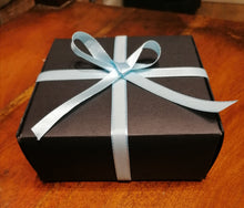 Load image into Gallery viewer, Premium Healing Crystals Kit in Gift Box 7 Chakra Set Tumbled Stones 7 Chakra Stone Set Crystals Sets for Beginners Meditation Stone Yoga Am - ghostswithin